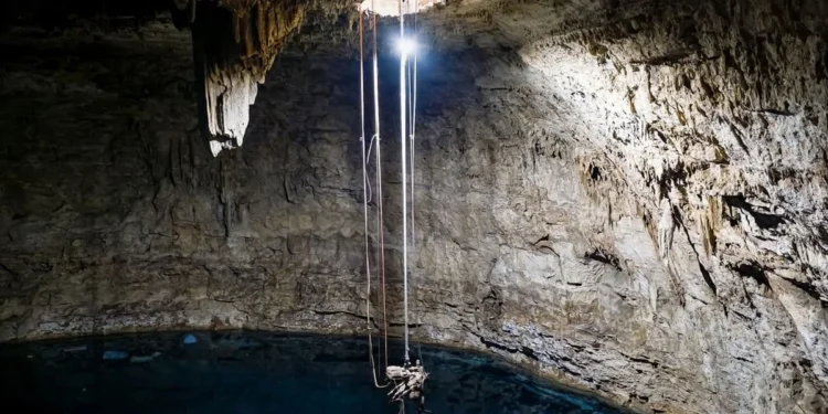 Han descubierto al fondo de un cenote un alijo de armas del siglo XIX.