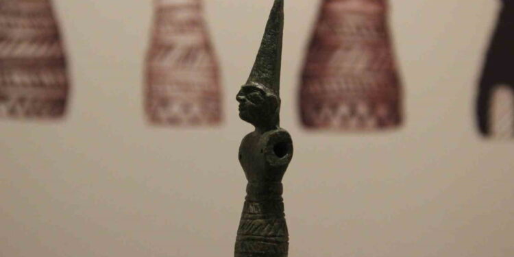 Descubren una inusual estatuilla de cobre arsenical del mundo hitita.