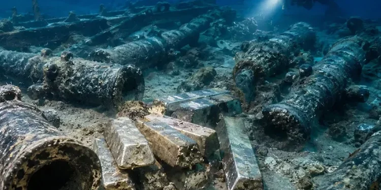 Descubren en Cádiz un naufragio con 27 cañones y 18 lingotes de plata.