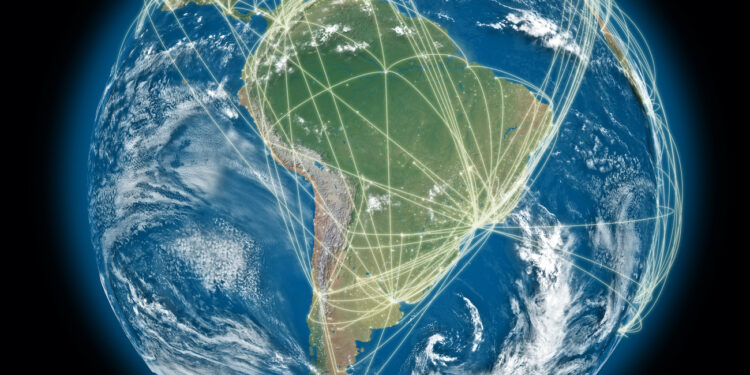 Historia de Internet en Latinoamérica: de los primeros servidores a la transformación digital