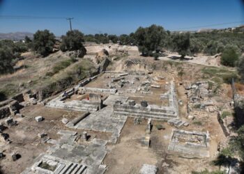 450 ratones son descubiertos en un templo dedicado al dios Apolo en Creta.