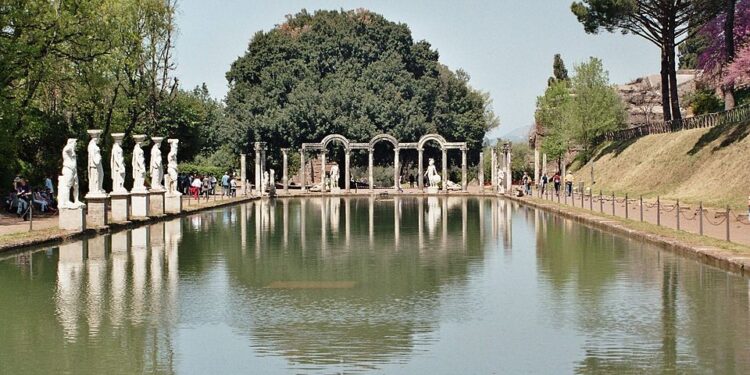 Descubren una placa de mármol donde cayó un rayo en la Villa Adriana.